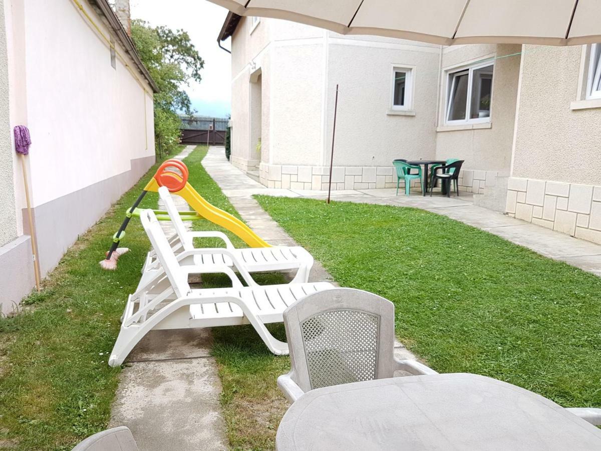 Colonia Sase Martie Casa Bunicilor 빌라 외부 사진