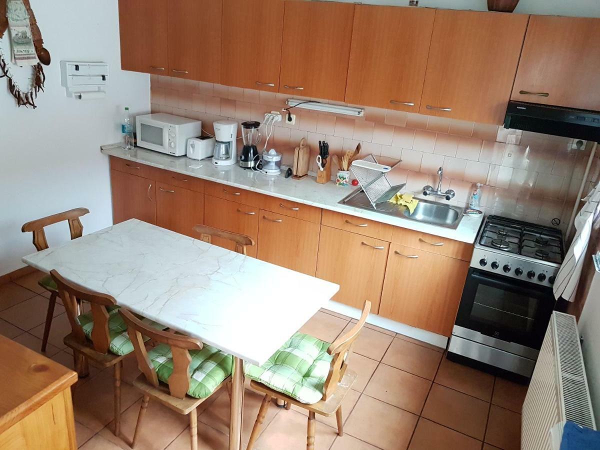 Colonia Sase Martie Casa Bunicilor 빌라 외부 사진